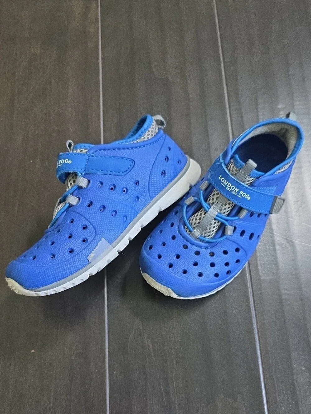 London Fog Royal Blue Kids Water Shoes with Gray Mesh